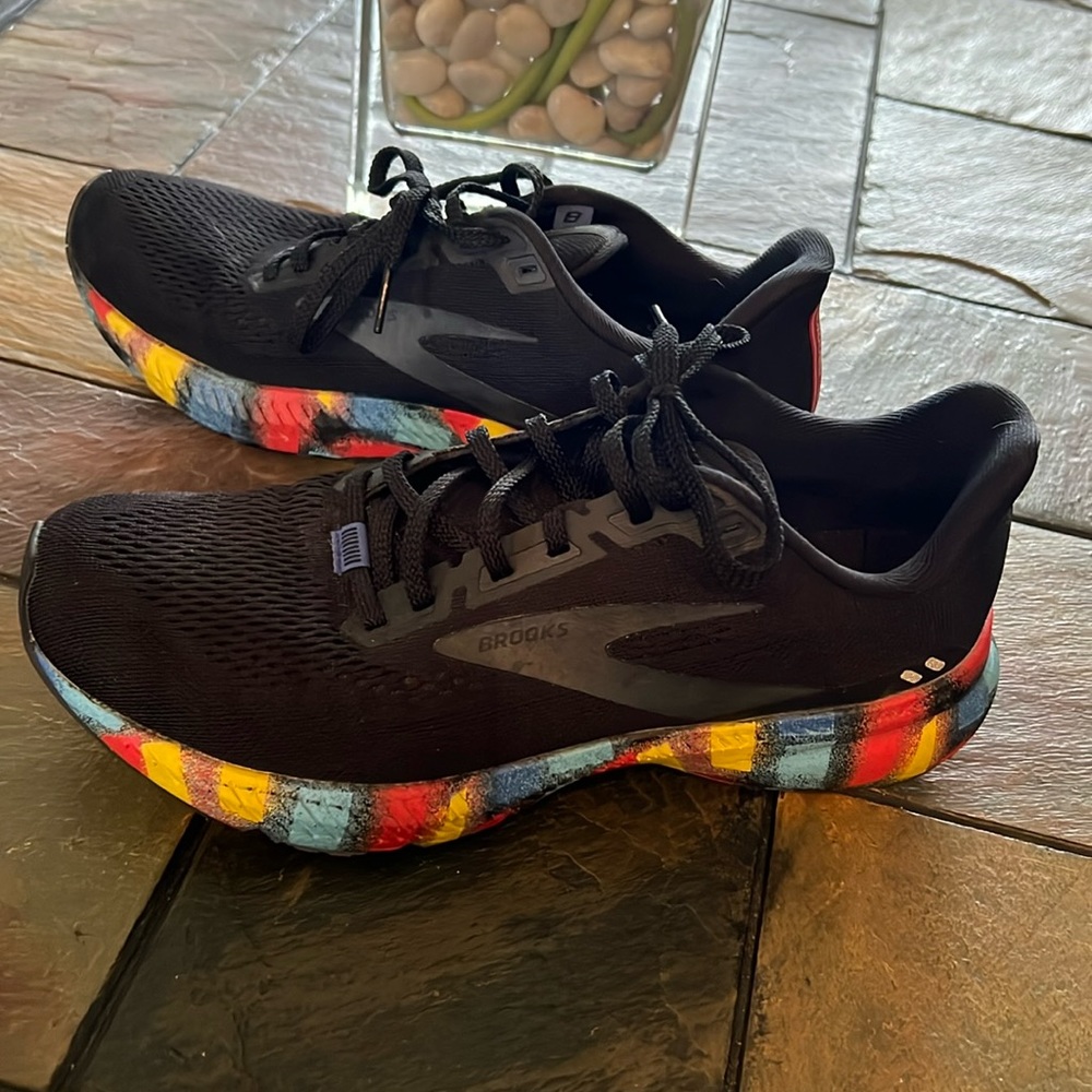 BROOKS LAUNCH 8